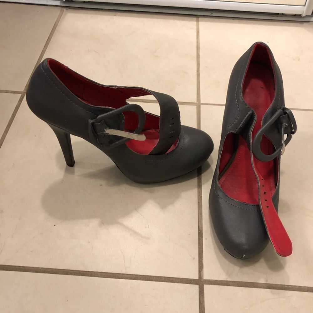Some 9m Nadine Stuart heels